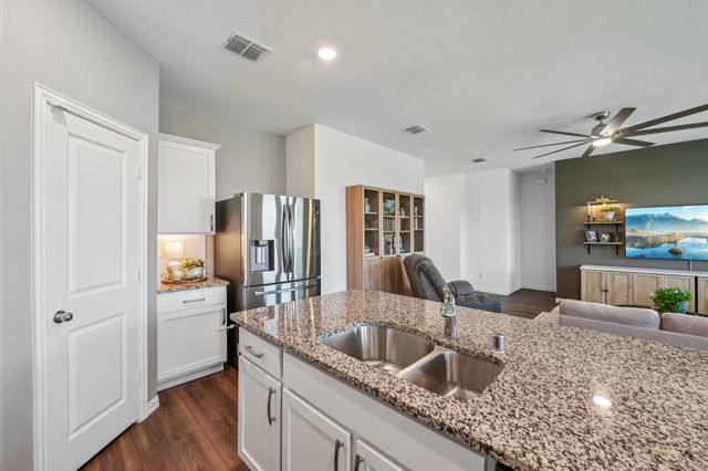 11600 Silver Queen Drive, Aubrey, TX 76227