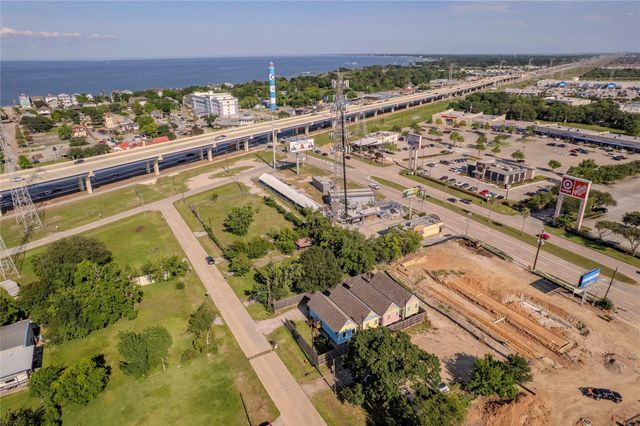 50 W 8th Street A-D, Kemah, TX 77565