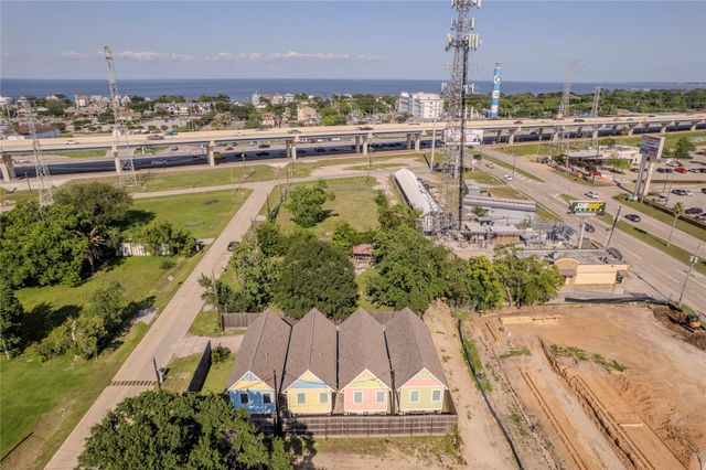 50 W 8th Street A-D, Kemah, TX 77565