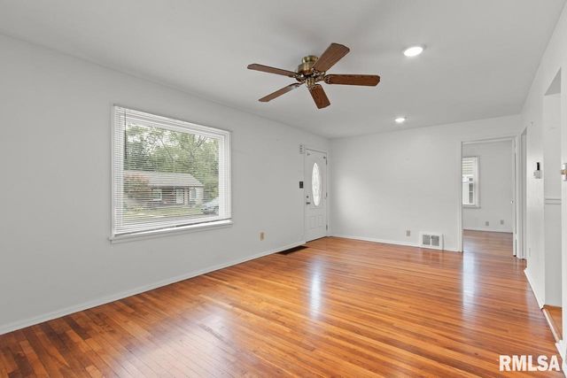 5029 N BEST Street, Peoria Heights, IL 61616