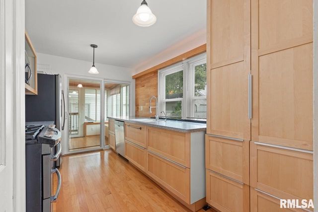 5029 N BEST Street, Peoria Heights, IL 61616