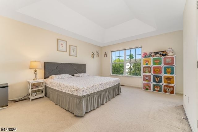 62 Limerick Ln, Lopatcong Twp., NJ 08865