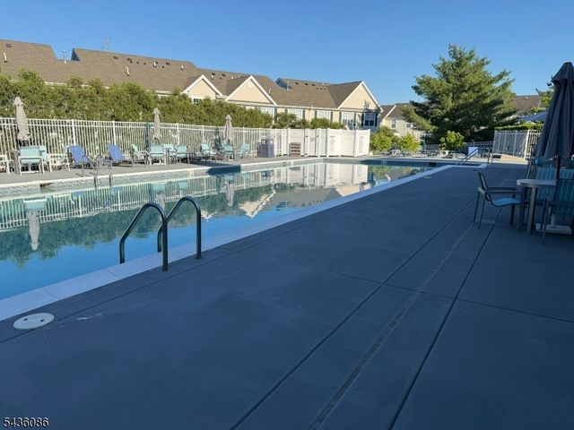 62 Limerick Ln, Lopatcong Twp., NJ 08865