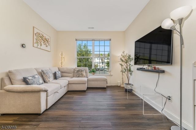 62 Limerick Ln, Lopatcong Twp., NJ 08865