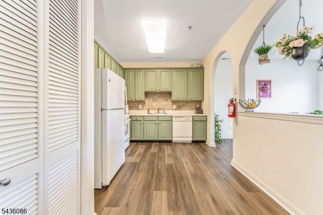 62 Limerick Ln, Lopatcong Twp., NJ 08865