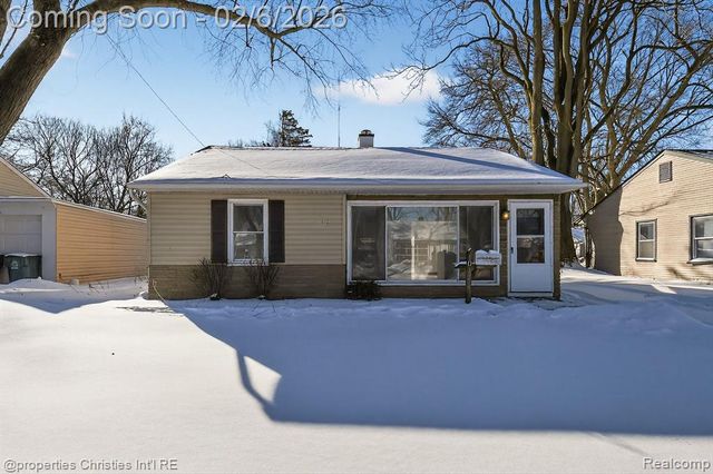 10111 Troy Street, Oak Park, MI 48237