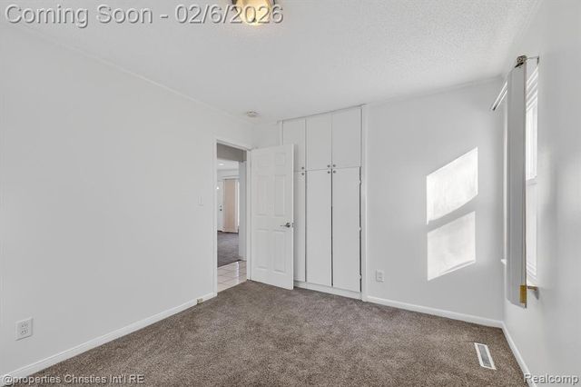 10111 Troy Street, Oak Park, MI 48237