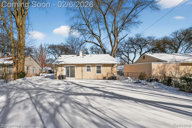 10111 Troy Street, Oak Park, MI 48237