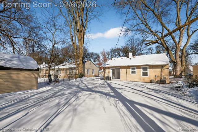 10111 Troy Street, Oak Park, MI 48237