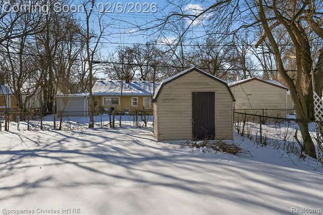 10111 Troy Street, Oak Park, MI 48237