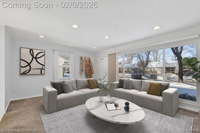 10111 Troy Street, Oak Park, MI 48237