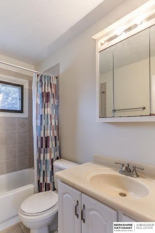 7301 S 81 Street, La Vista, NE 68128