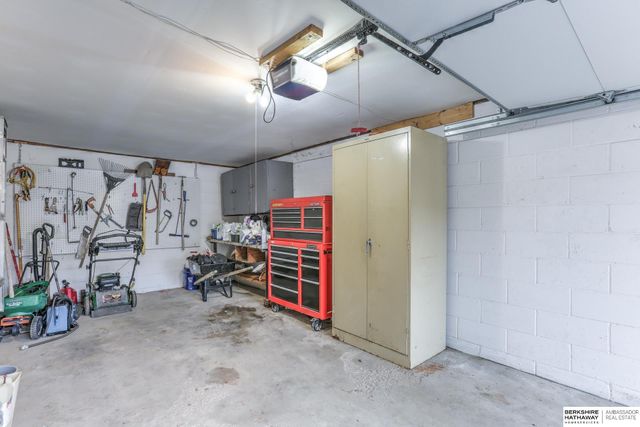 7301 S 81 Street, La Vista, NE 68128