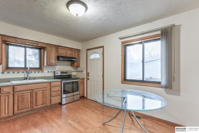 7301 S 81 Street, La Vista, NE 68128