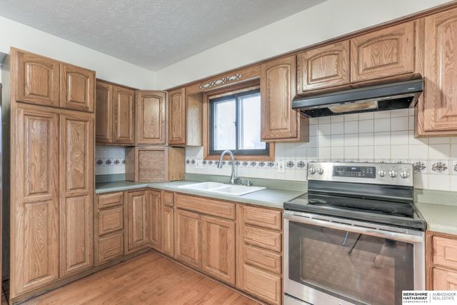 7301 S 81 Street, La Vista, NE 68128