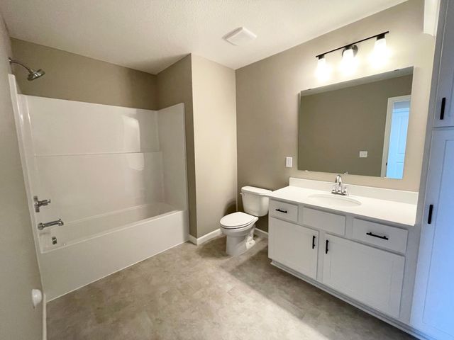 19847 Enfield Avenue N, Forest Lake, MN 55025