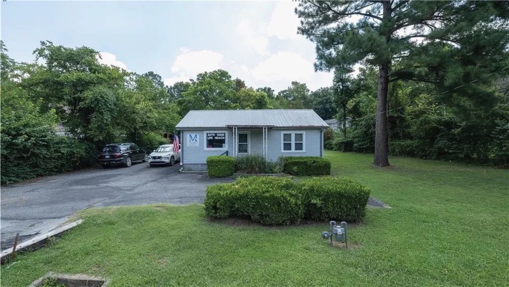 1722 N Gregg Avenue, Fayetteville, AR 72703
