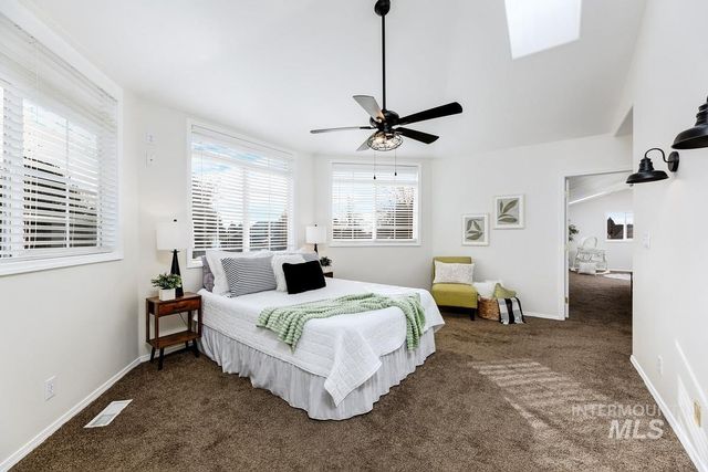 992 N Pinnacle, Eagle, ID 83616