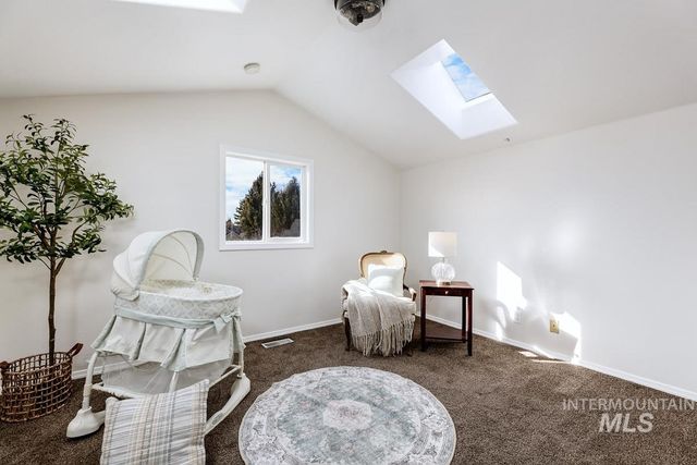 992 N Pinnacle, Eagle, ID 83616