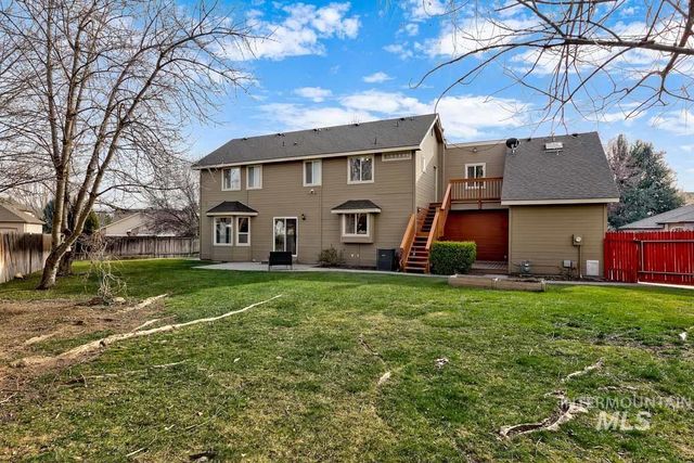 992 N Pinnacle, Eagle, ID 83616