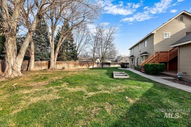 992 N Pinnacle, Eagle, ID 83616