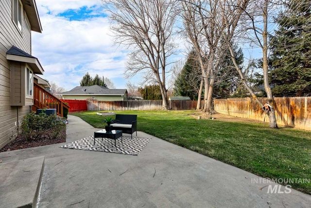 992 N Pinnacle, Eagle, ID 83616