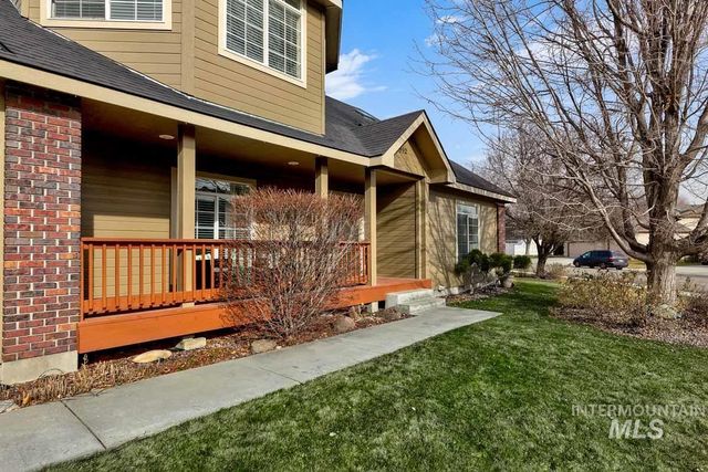 992 N Pinnacle, Eagle, ID 83616