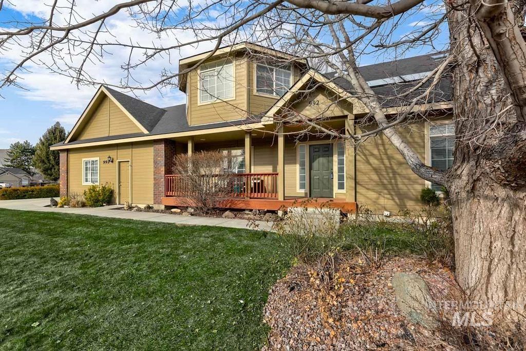 992 N Pinnacle, Eagle, ID 83616