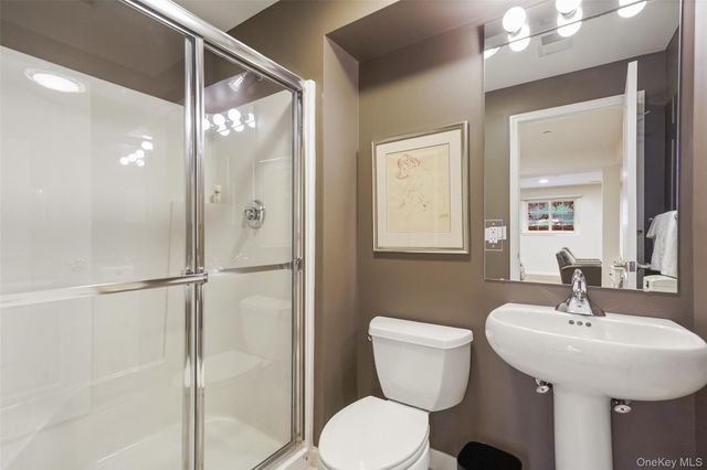 2 Heirloom Lane, Rye Brook, NY 10573