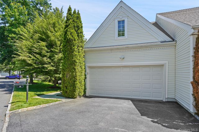 2 Heirloom Lane, Rye Brook, NY 10573