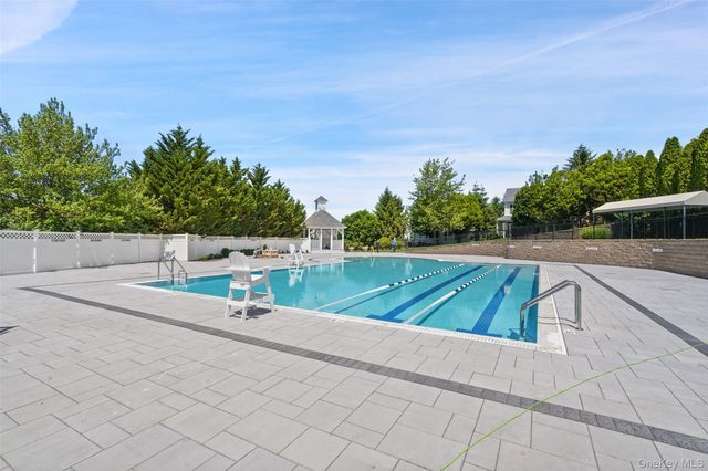 2 Heirloom Lane, Rye Brook, NY 10573