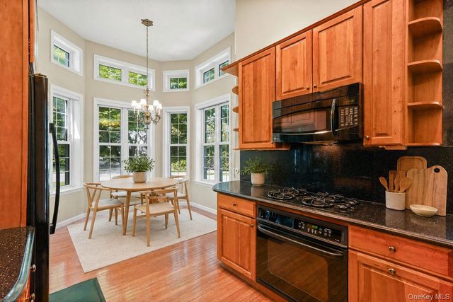 2 Heirloom Lane, Rye Brook, NY 10573