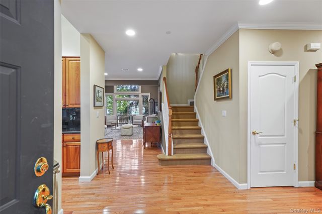 2 Heirloom Lane, Rye Brook, NY 10573