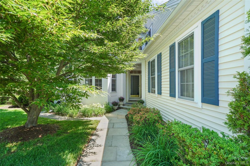 2 Heirloom Lane, Rye Brook, NY 10573
