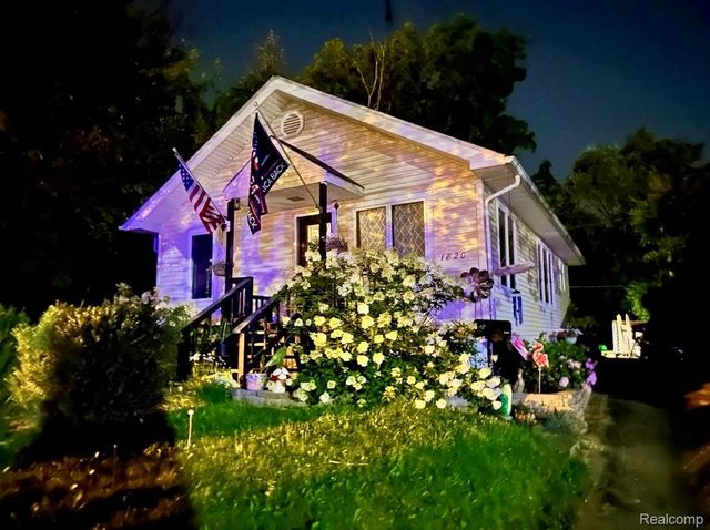 1820 W Genesee Street, Lapeer, MI 48446
