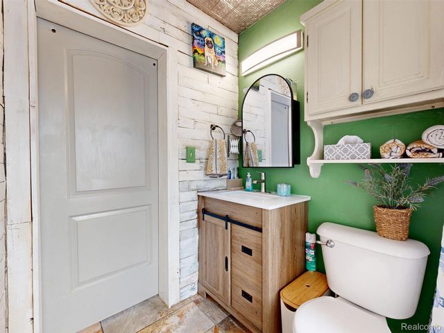 1820 W Genesee Street, Lapeer, MI 48446