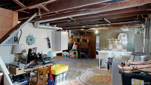 1820 W Genesee Street, Lapeer, MI 48446
