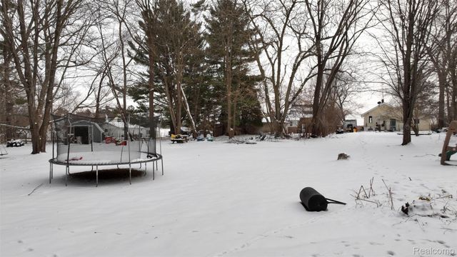 1820 W Genesee Street, Lapeer, MI 48446