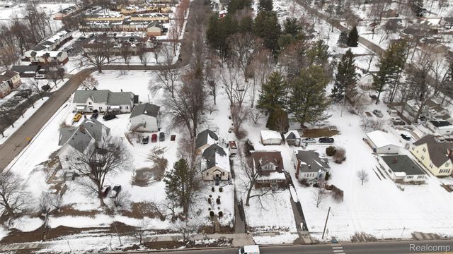 1820 W Genesee Street, Lapeer, MI 48446