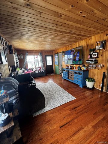 1820 W Genesee Street, Lapeer, MI 48446