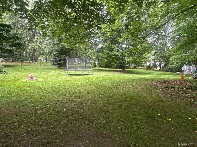 1820 W Genesee Street, Lapeer, MI 48446
