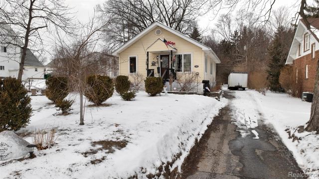 1820 W Genesee Street, Lapeer, MI 48446
