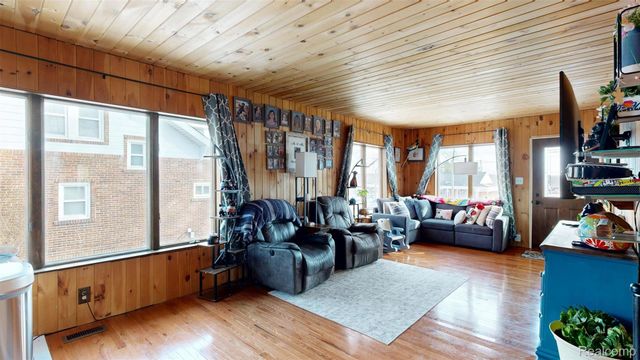 1820 W Genesee Street, Lapeer, MI 48446