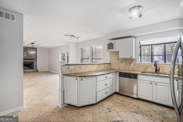 1655 Links Overlook, Stone Mountain, GA 30088