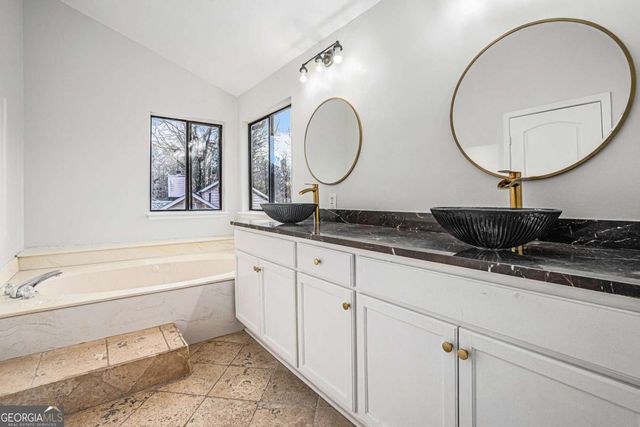 1655 Links Overlook, Stone Mountain, GA 30088