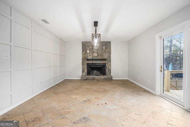 1655 Links Overlook, Stone Mountain, GA 30088