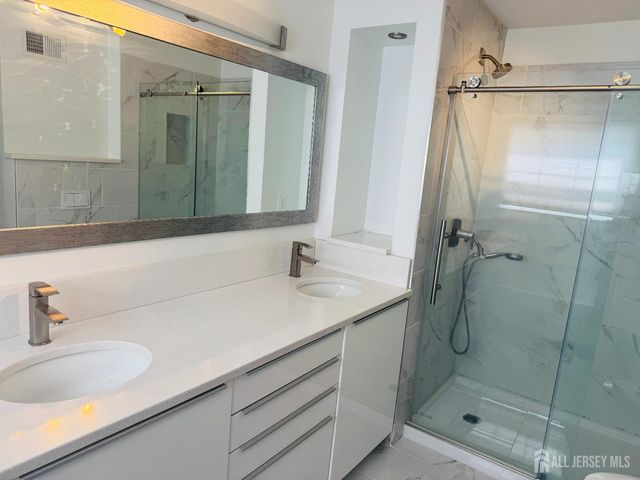 171 Nebula Road, Piscataway, NJ 08854