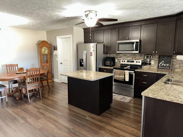 1909 Teakwood Drive, Ontario, OH 44906