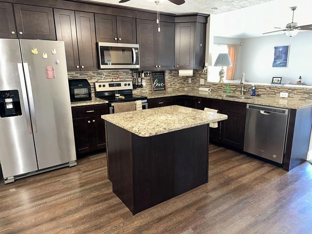 1909 Teakwood Drive, Ontario, OH 44906