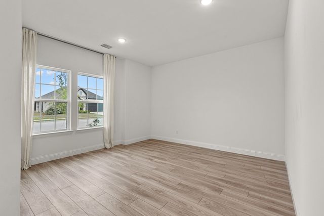 606 Creekview Lane, Lavon, TX 75166